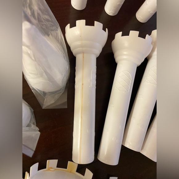 Wilton Romantic Castle Cake Making Set 32 Piece Complete Set PLUS a 2nd Partial - Picture 7 of 12